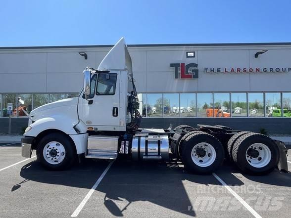 International PROSTAR 曳引機組件