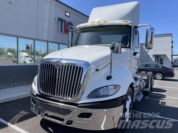 International PROSTAR 曳引機組件