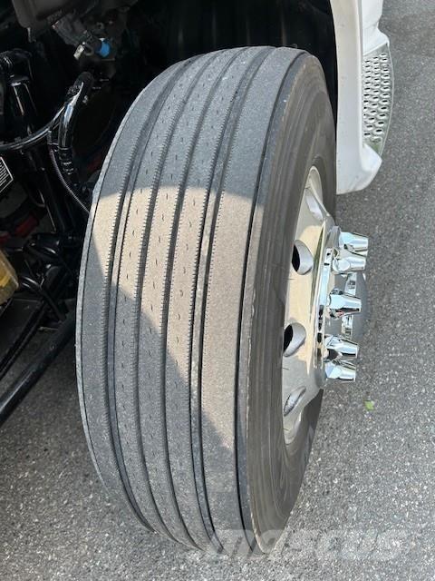 Kenworth T680 曳引機組件