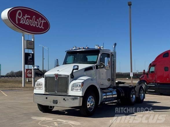 Kenworth T880 曳引機組件