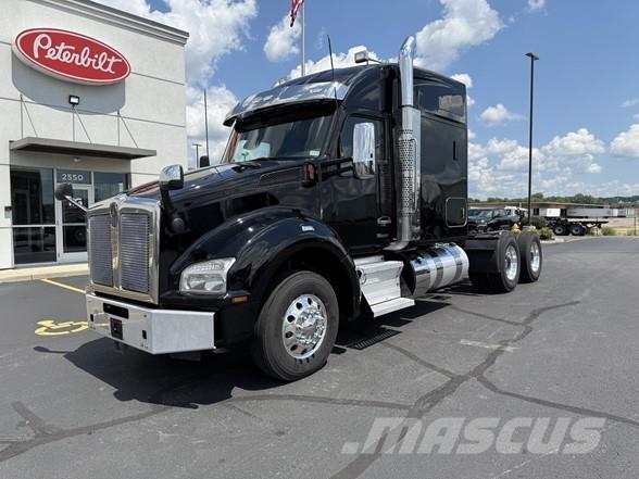 Kenworth T880 曳引機組件