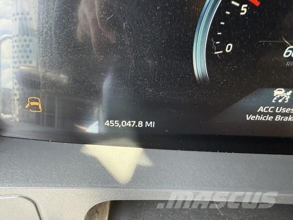 Kenworth T880 曳引機組件