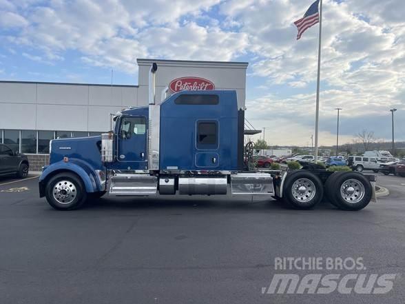 Kenworth W900 曳引機組件