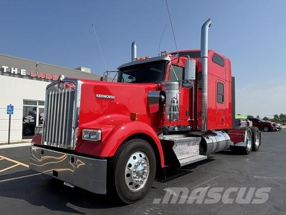 Kenworth W900 曳引機組件