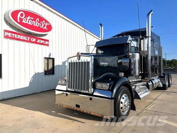 Kenworth W900 曳引機組件