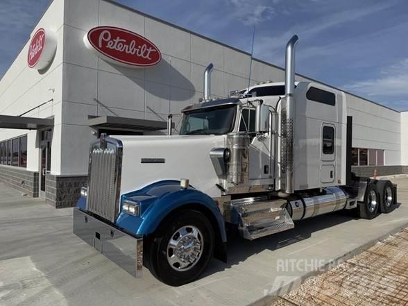Kenworth W900B 曳引機組件