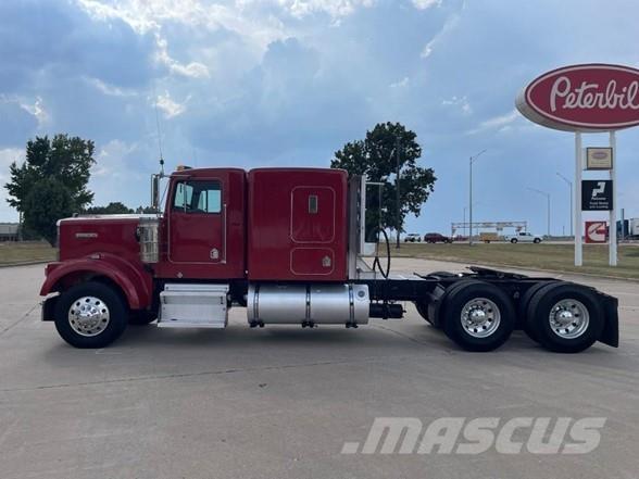 Kenworth W900B 曳引機組件