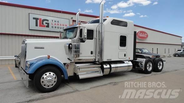 Kenworth W900L 曳引機組件