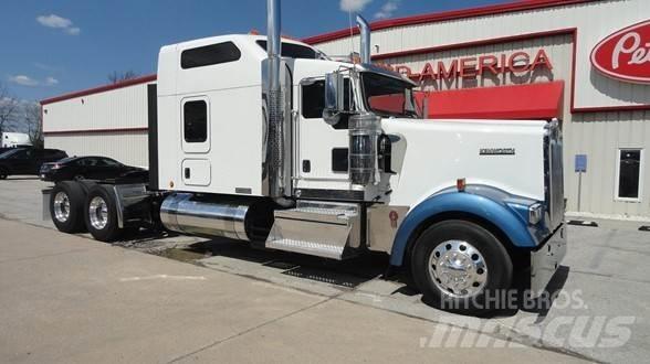 Kenworth W900L 曳引機組件