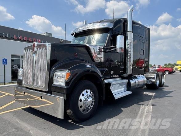 Kenworth W990 曳引機組件
