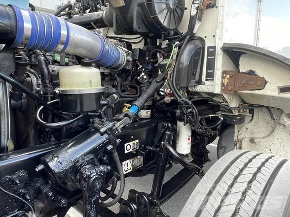 Peterbilt 337 曳引機組件