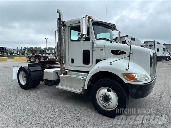 Peterbilt 337 曳引機組件