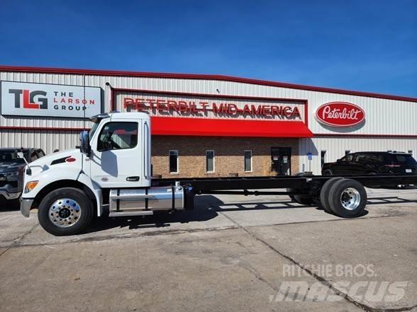 Peterbilt 536 商用底盤車