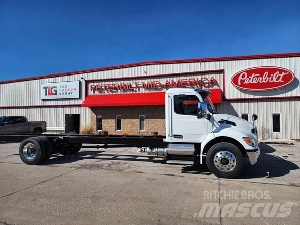 Peterbilt 536 商用底盤車