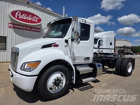 Peterbilt 536 商用底盤車