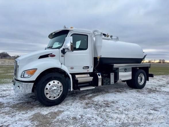 Peterbilt 536 運油車