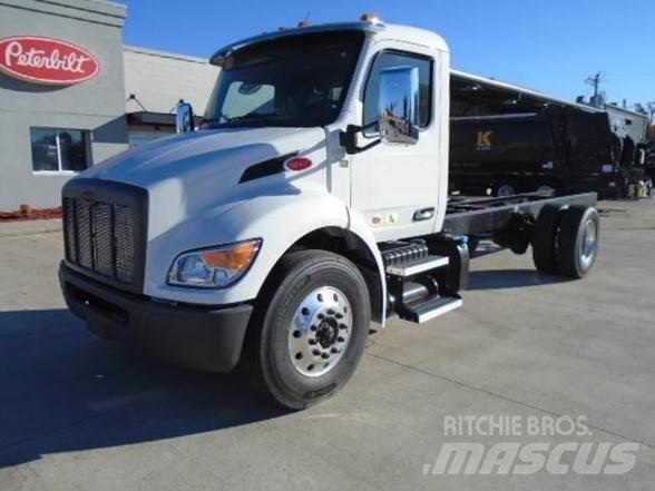 Peterbilt 536 商用底盤車
