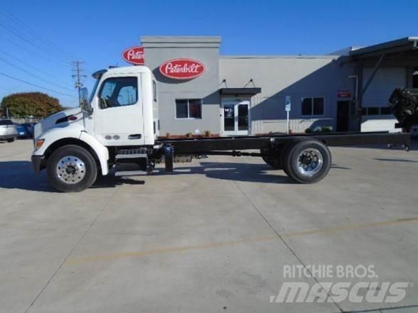 Peterbilt 536 商用底盤車