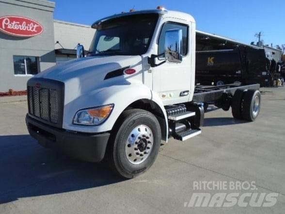Peterbilt 536 商用底盤車
