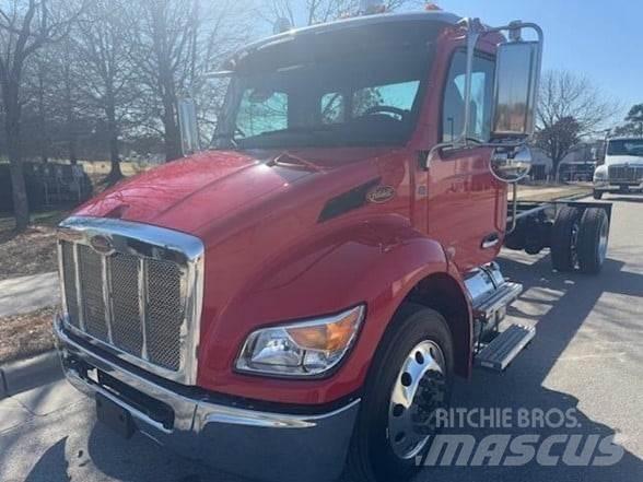 Peterbilt 536 商用底盤車
