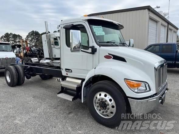 Peterbilt 536 商用底盤車