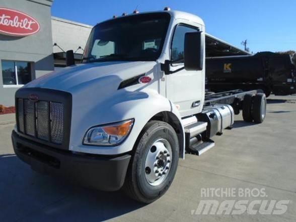 Peterbilt 536 商用底盤車