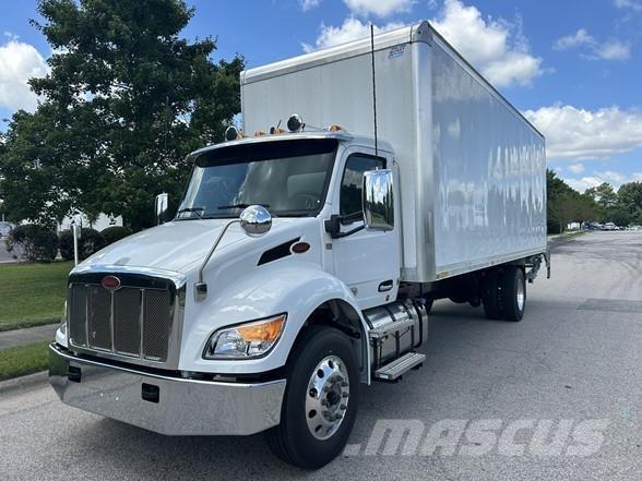 Peterbilt 536 貨箱式卡車