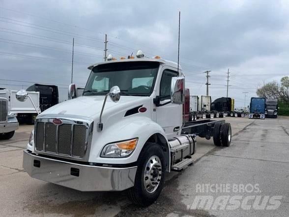 Peterbilt 536 商用底盤車