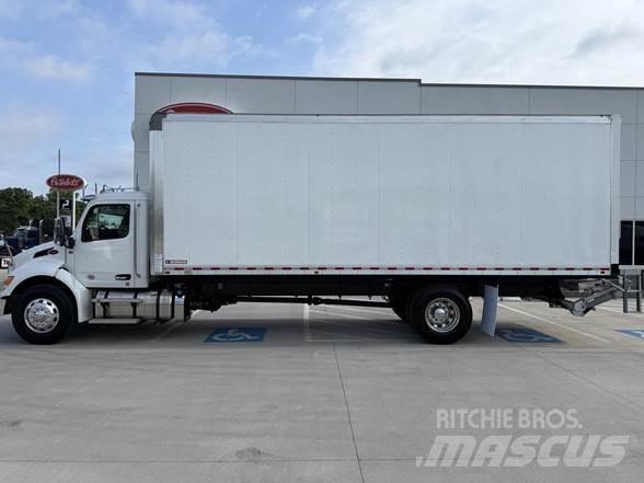 Peterbilt 536 貨箱式卡車