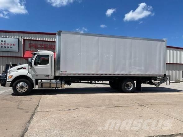 Peterbilt 536 貨箱式卡車