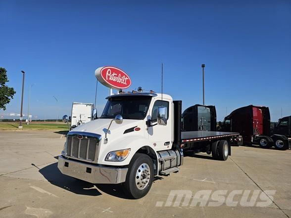 Peterbilt 536 平板式/側卸式卡車