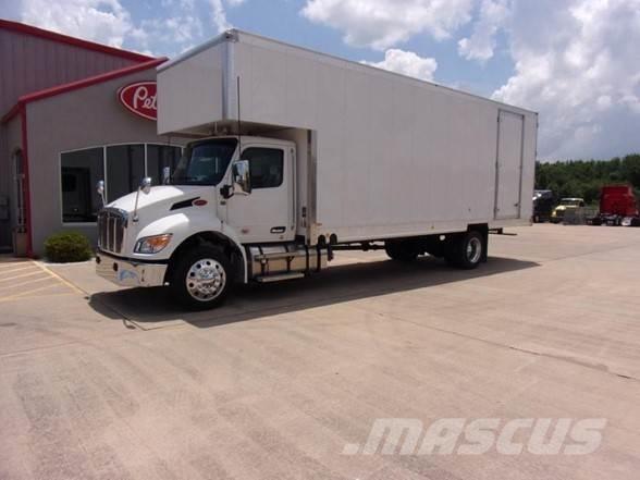 Peterbilt 536 貨箱式卡車