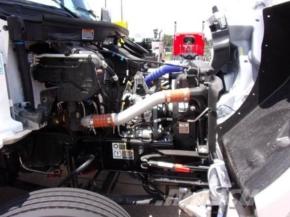 Peterbilt 536 貨箱式卡車