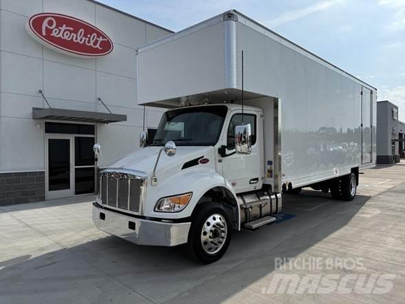 Peterbilt 536 貨箱式卡車