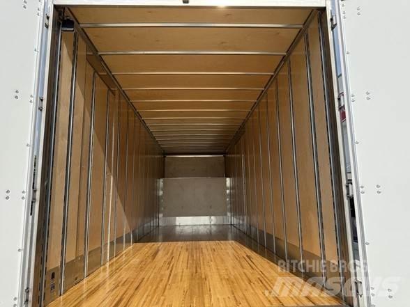 Peterbilt 536 貨箱式卡車