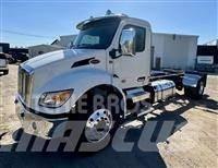 Peterbilt 537 商用底盤車