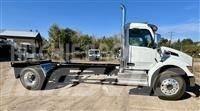 Peterbilt 537 商用底盤車