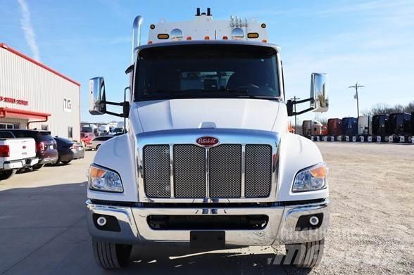 Peterbilt 537 垃圾車