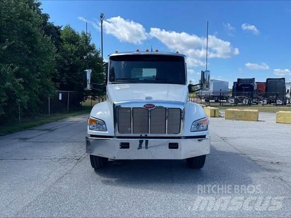Peterbilt 548 平板式/側卸式卡車