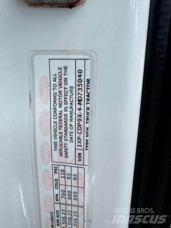 Peterbilt 567 曳引機組件