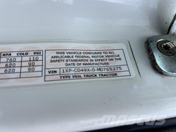 Peterbilt 567 曳引機組件