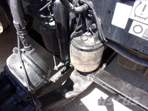 Peterbilt 567 曳引機組件