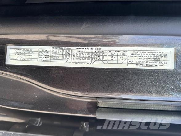 Peterbilt 567 曳引機組件