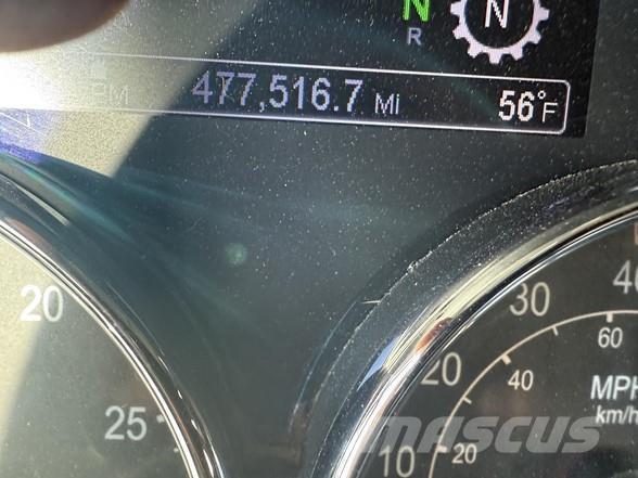 Peterbilt 567 曳引機組件