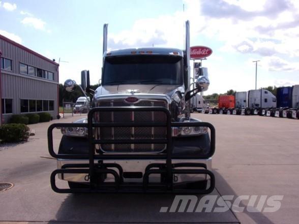 Peterbilt 567 曳引機組件