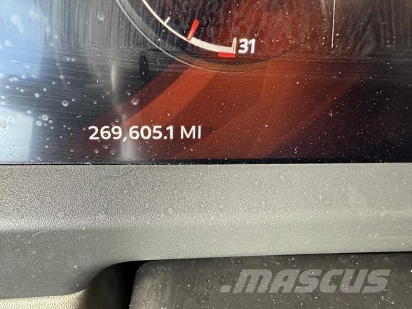 Peterbilt 567 曳引機組件