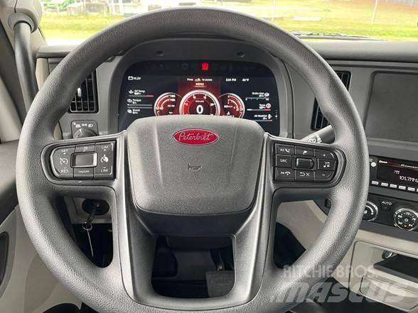 Peterbilt 567 傾卸式卡車
