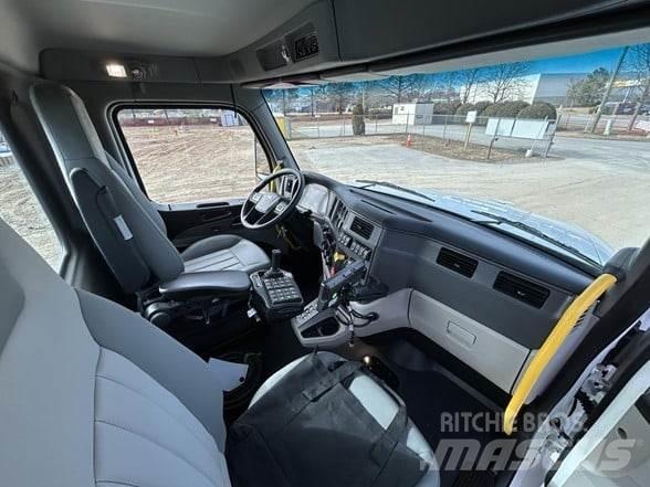 Peterbilt 567 其他