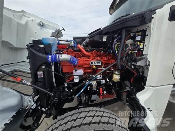 Peterbilt 567 曳引機組件