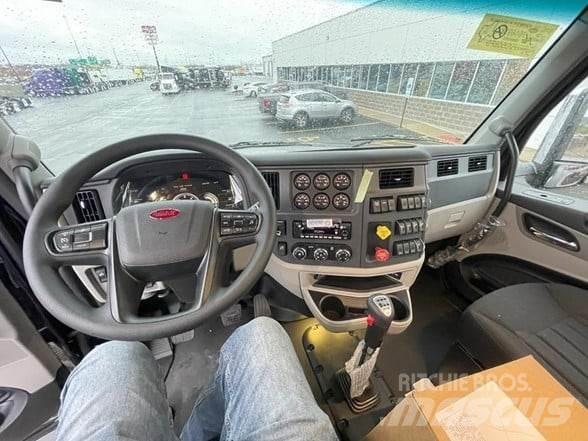 Peterbilt 567 曳引機組件